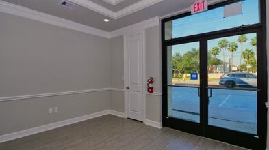 26717 Westheimer Pky, Katy, TX à louer Photo de l’immeuble– Image 1 sur 8