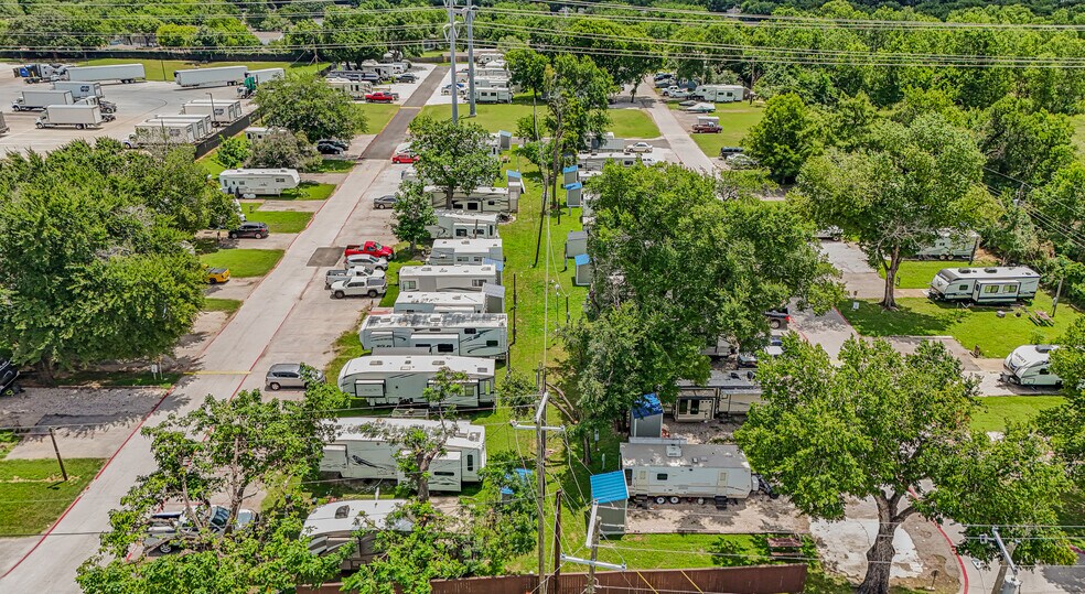 2905 Oakdale rd, Grand Prairie, TX à vendre - Photo de l’immeuble – Image 2 sur 6