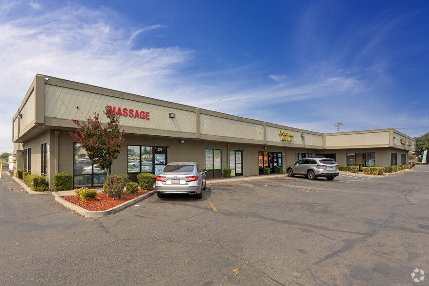335-377 S Golden State Blvd, Turlock, CA à louer - Photo de l’immeuble – Image 1 sur 14