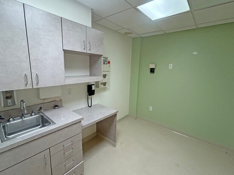 21 Whitehall Rd, Rochester, NH à louer - Photo de l’immeuble – Image 2 sur 5
