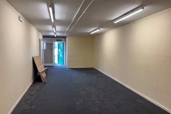 4A High St, Stroud à louer - Photo intérieure – Image 2 sur 2