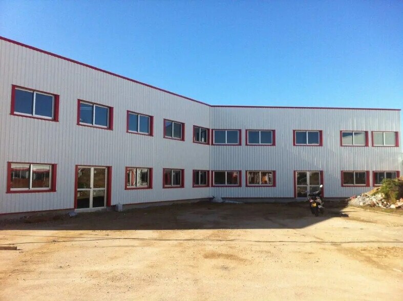 Local commercial dans Saint-Jean-le-Blanc à louer - Photo de l’immeuble – Image 1 sur 3
