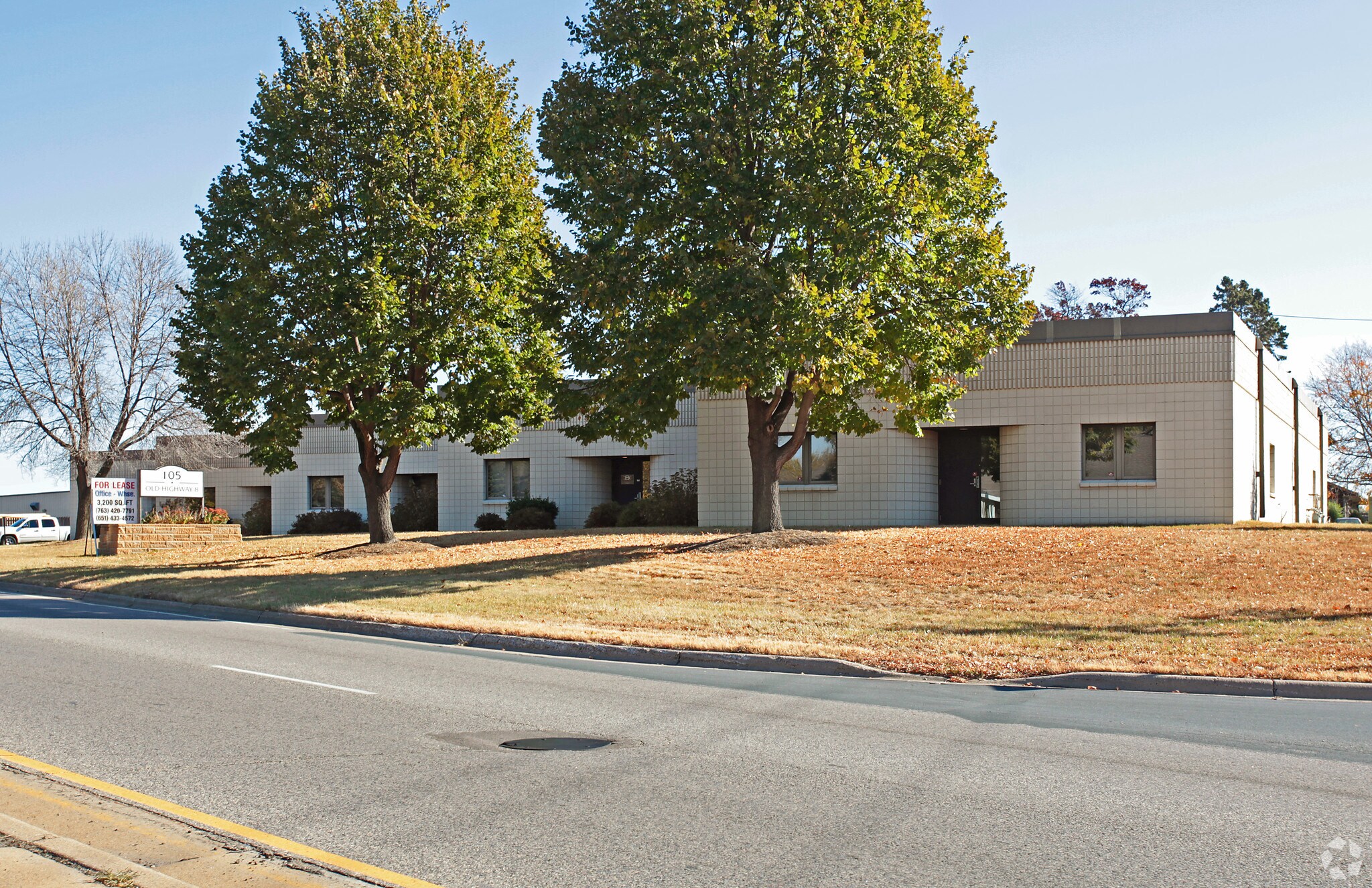105 NW Old Highway 8 NW, Saint Paul, MN à louer Photo de l’immeuble– Image 1 sur 5