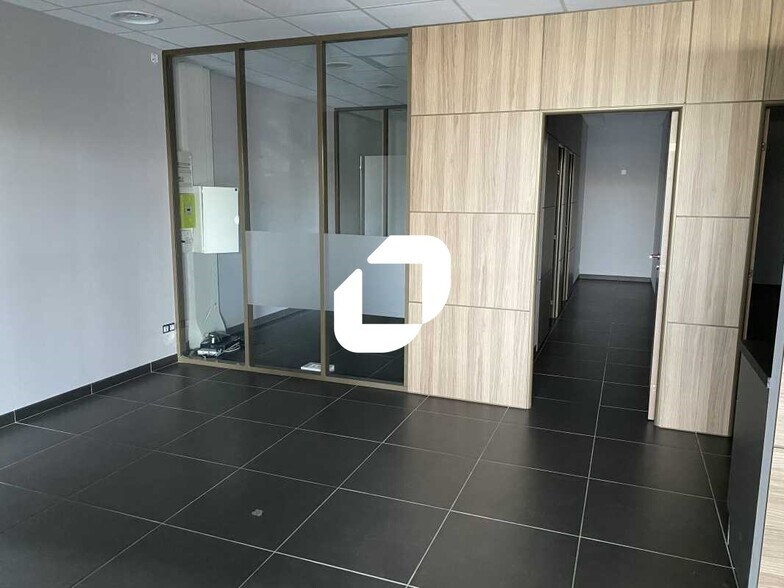 Bureau dans Mérignac à louer - Photo de l’immeuble – Image 3 sur 32