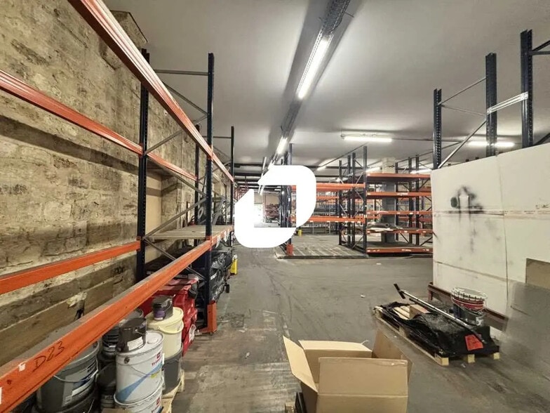 Local d’activités dans Bordeaux à louer - Photo de l’immeuble – Image 2 sur 8