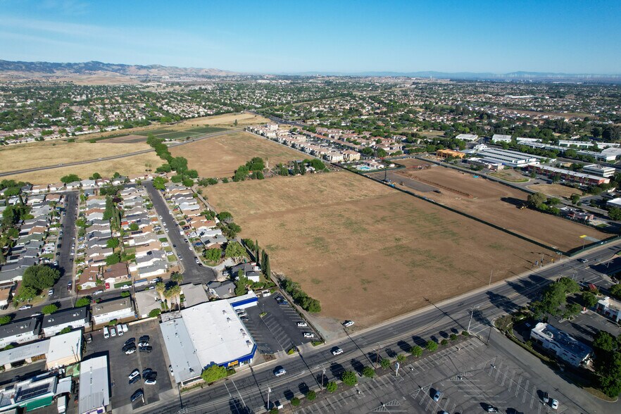 7865 Brentwood Blvd, Brentwood, CA à vendre - Photo de l’immeuble – Image 2 sur 19