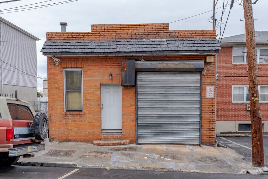 4319 Meadowview Ave, North Bergen, NJ à louer - Photo de l’immeuble – Image 1 sur 19