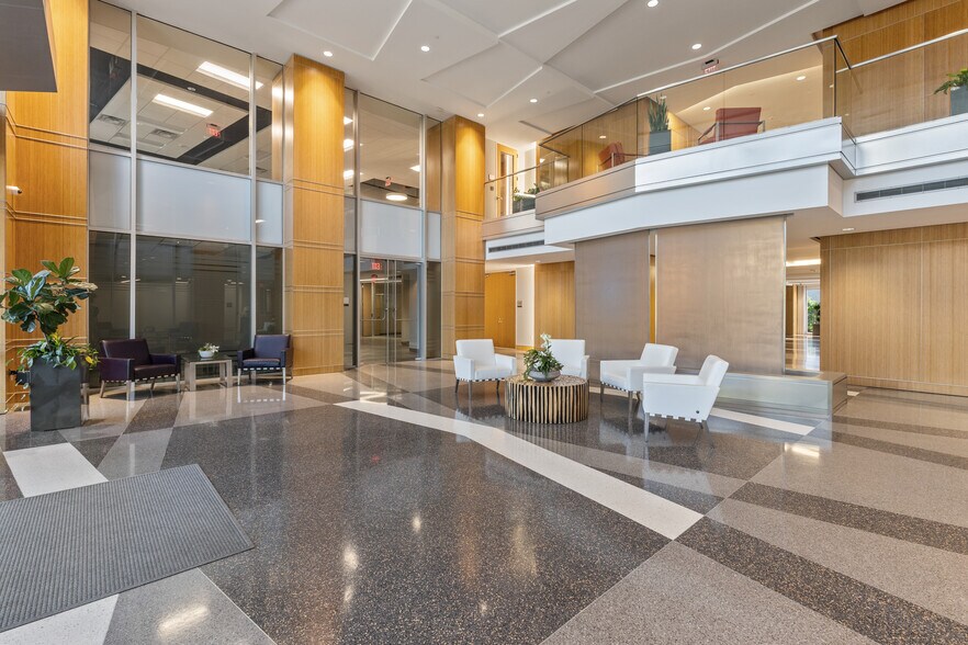 3700 N Capital Of Texas Hwy, Austin, TX à louer - Photo de l’immeuble – Image 3 sur 11