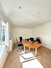 76 Avenue Des Champs Elysées, Paris à vendre Photo intérieure– Image 2 sur 4