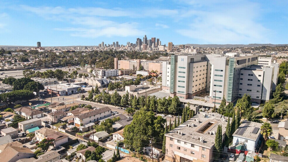 1140 Chicago St, Los Angeles, CA à vendre - Photo de l’immeuble – Image 3 sur 15