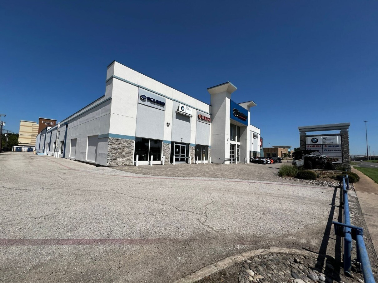 633 NE Loop 820, Hurst, TX à louer Photo de l’immeuble– Image 1 sur 5