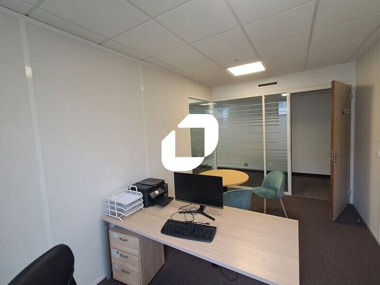 Bureau dans Rueil-Malmaison à louer - Photo intérieure – Image 1 sur 9