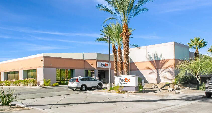 1111 Bird Center Dr, Palm Springs, CA à louer - Photo principale – Image 1 sur 14