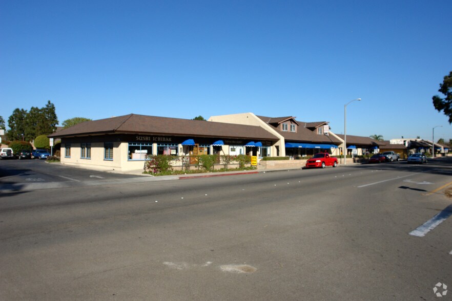 257-279 E Channel Islands Blvd, Port Hueneme, CA à louer - Photo de l’immeuble – Image 2 sur 3