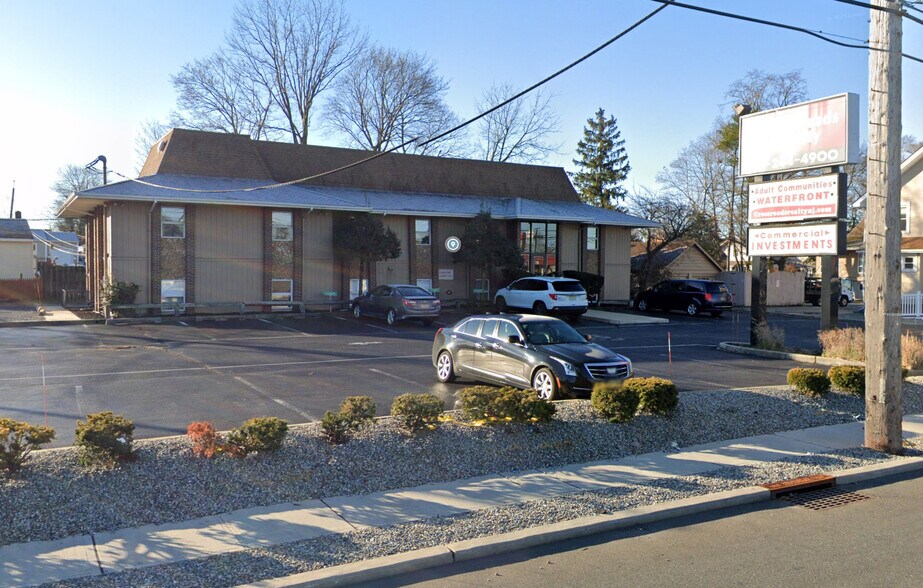 25 E Route 37, Toms River, NJ à louer - Photo de l’immeuble – Image 2 sur 24