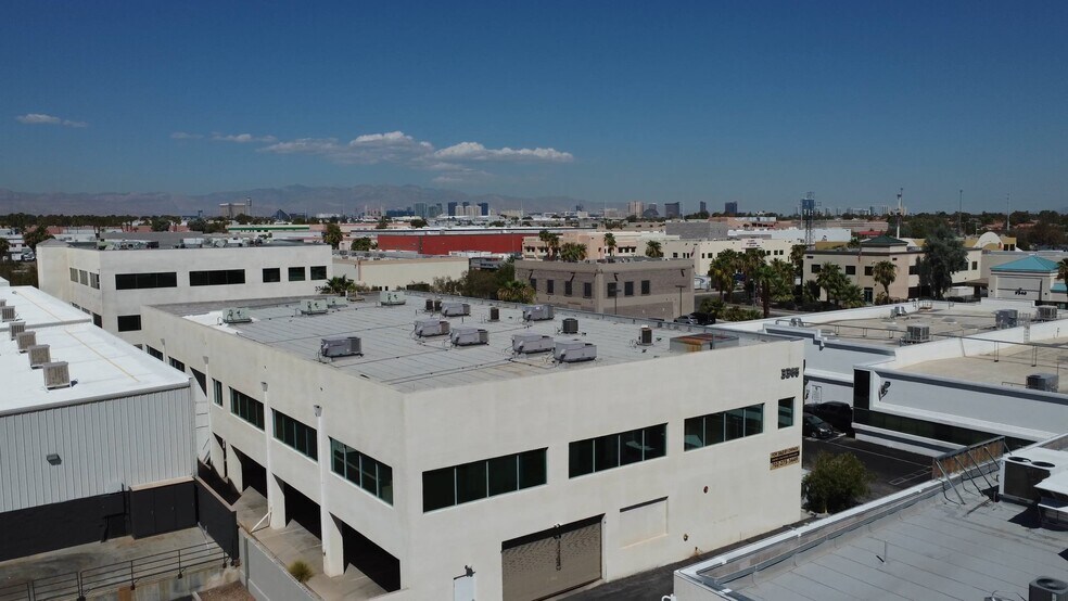 3365 Pepper Ln, Las Vegas, NV à vendre - Vidéo sur l’annonce professionnelle – Image 2 sur 52