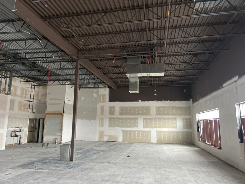 2410 Division Ave NW, Medicine Hat, AB à vendre - Photo de l’immeuble – Image 2 sur 3