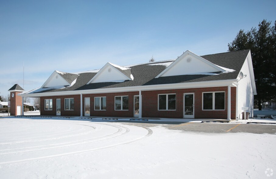 2220 E Ohmer Rd, Mayville, MI à vendre - Photo de l’immeuble – Image 2 sur 2
