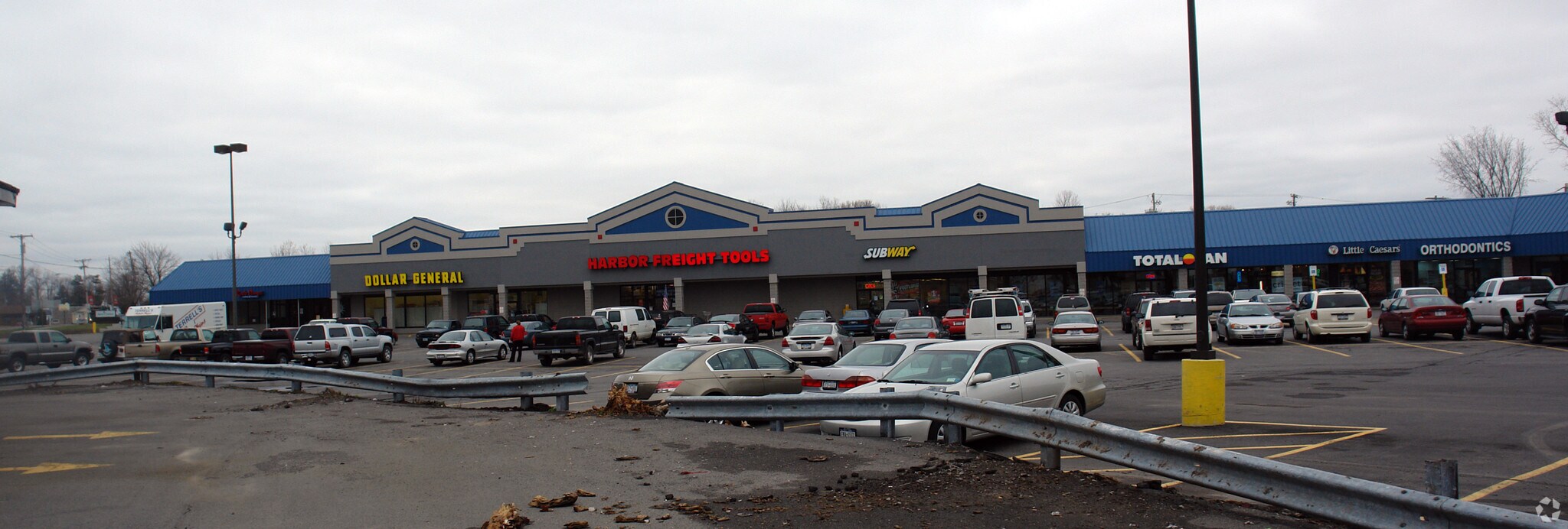 709 N Main St, North Syracuse, NY à louer Photo principale– Image 1 sur 6