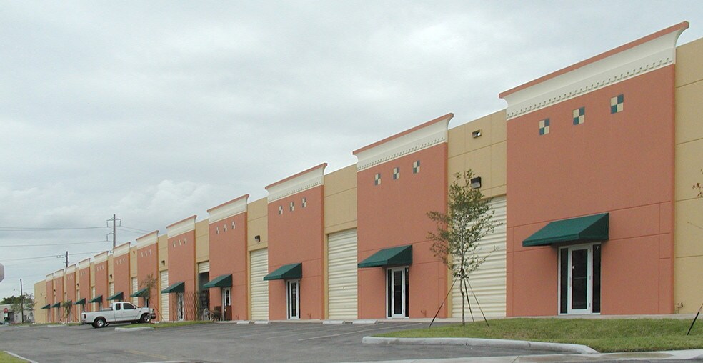 1130 NE 7th Ave, Fort Lauderdale, FL à louer - Photo de l’immeuble – Image 2 sur 5