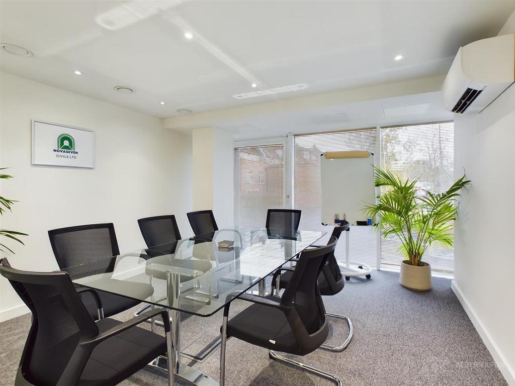 Cadbury Close, Londres à vendre Photo de l’immeuble– Image 1 sur 27