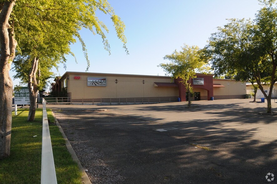 880 Riverside Ave, Roseville, CA à vendre - Photo principale – Image 1 sur 5