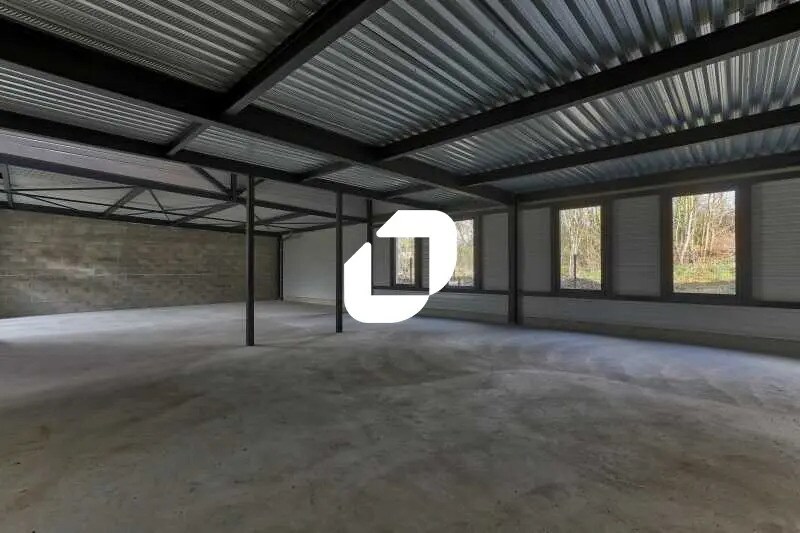 Local commercial dans Lardy à louer - Photo de l’immeuble – Image 3 sur 8