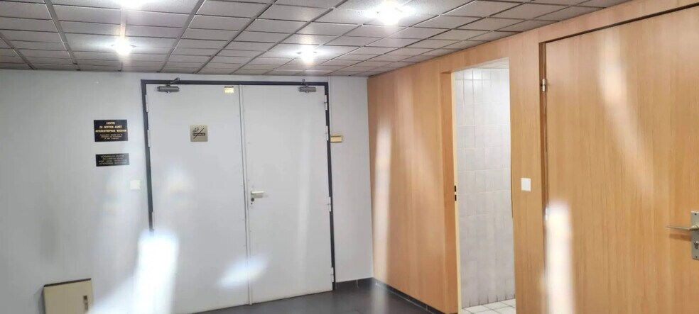 Bureau dans Chatou à louer - Photo de l’immeuble – Image 3 sur 4
