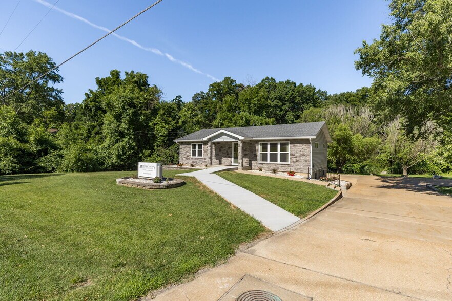 535 Elm St, Hillsboro, MO à vendre - Photo de l’immeuble – Image 2 sur 59