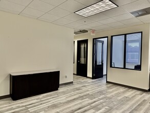 300-900 Parker Sq, Flower Mound, TX à louer Photo de l’immeuble– Image 1 sur 5