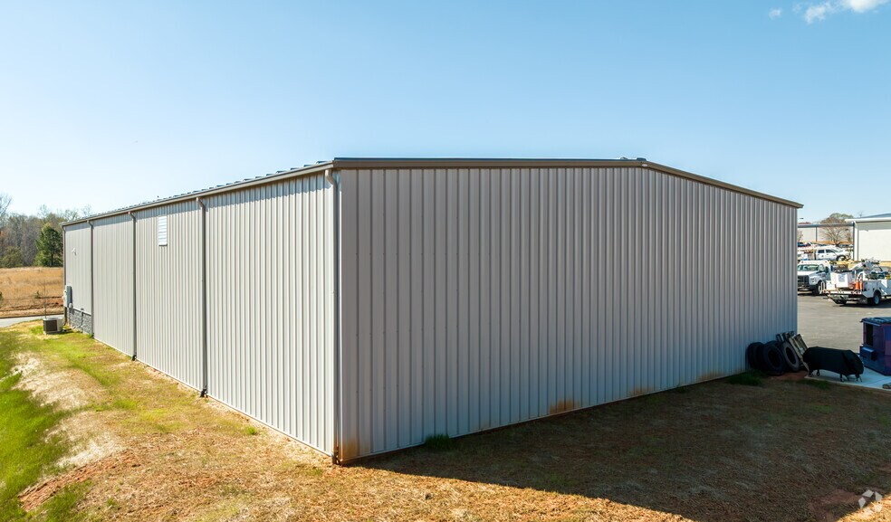 5911 Balsom Ridge Rd, Denver, NC à vendre - Photo de l’immeuble – Image 3 sur 7