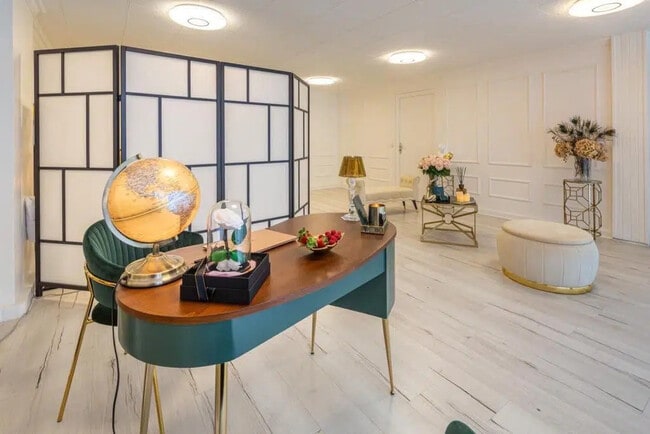 Plus de détails pour Local commercial à louer