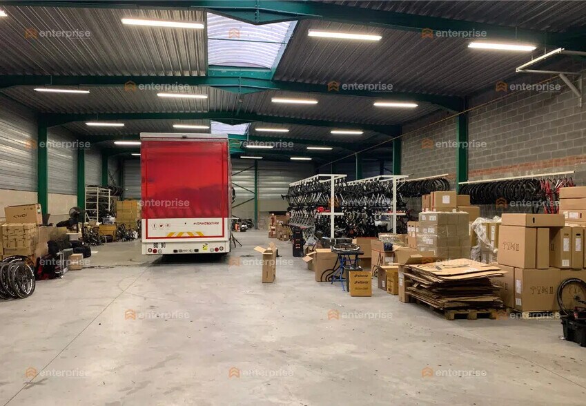Local d’activités dans Bondues à louer - Photo de l’immeuble – Image 3 sur 10