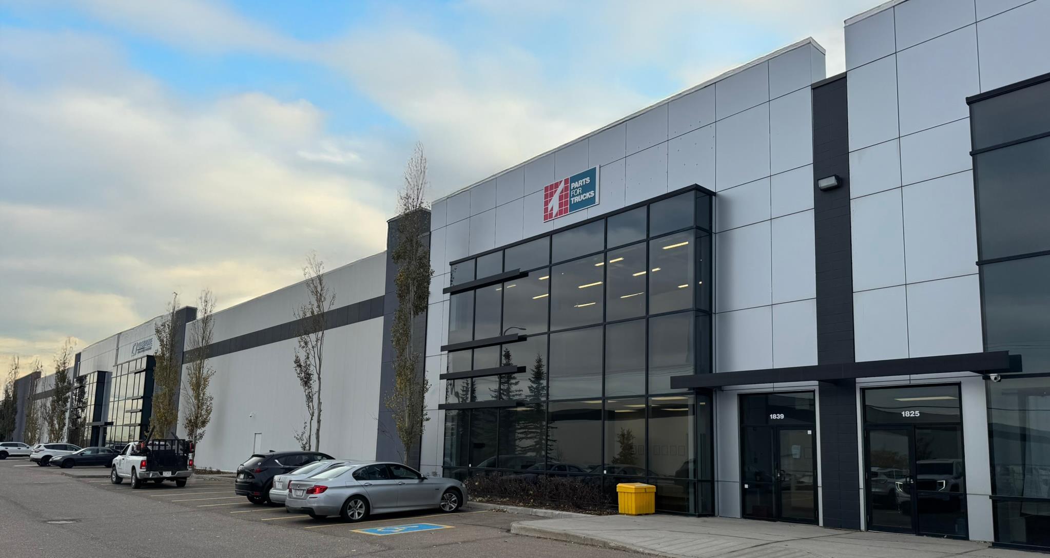 1839 120 Av NE, Calgary, AB à louer Photo de l’immeuble– Image 1 sur 3