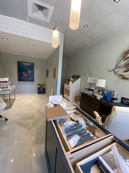 3425 Radio Rd, Naples, FL à vendre - Photo intérieure – Image 2 sur 14