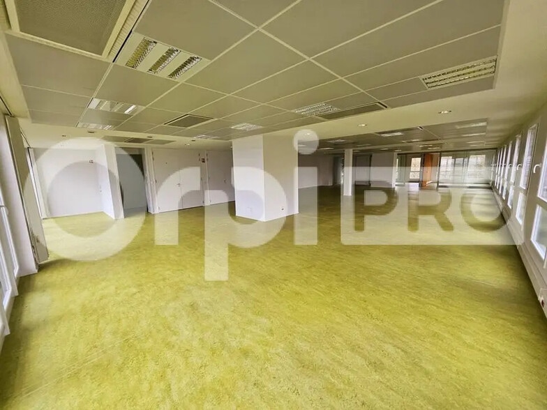 Bureau dans Champigny à vendre - Photo de l’immeuble – Image 3 sur 12
