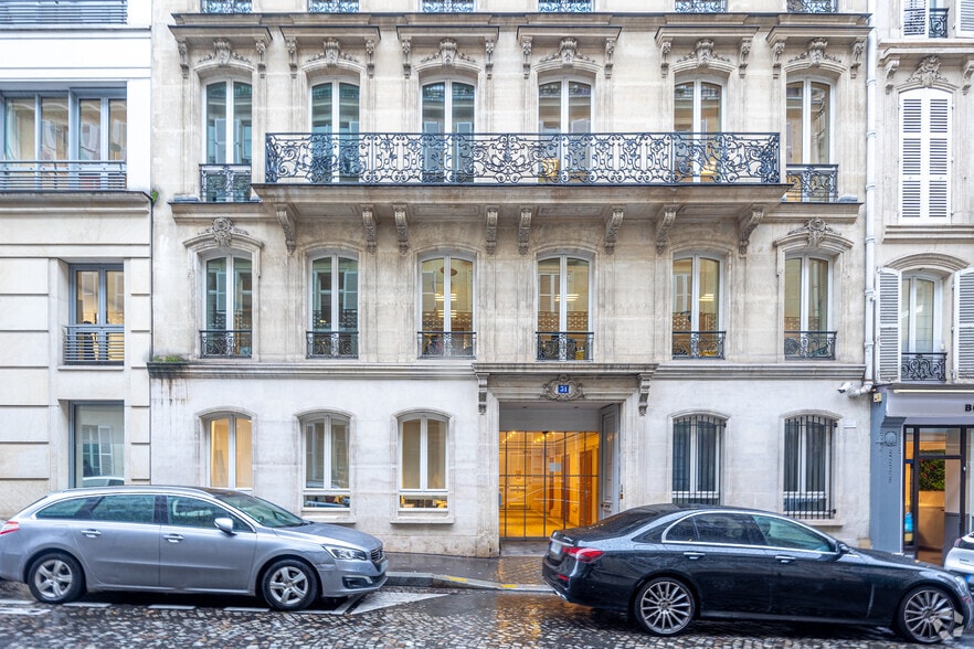 2 Rue Lamennais, Paris à louer - Photo de l’immeuble – Image 3 sur 4