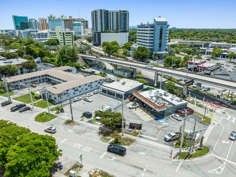 9711 SW 77th Ave, Miami, FL à vendre - Photo de l’immeuble – Image 3 sur 6