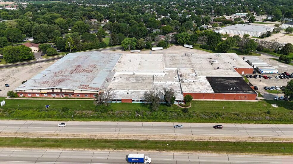 301 Broadway Dr, Sun Prairie, WI à vendre - Photo de l’immeuble – Image 3 sur 14