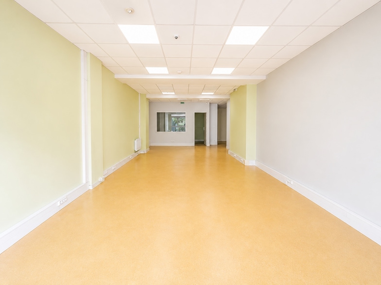 Rue Rivay, Levallois-Perret à vendre - Photo de l’immeuble – Image 3 sur 6