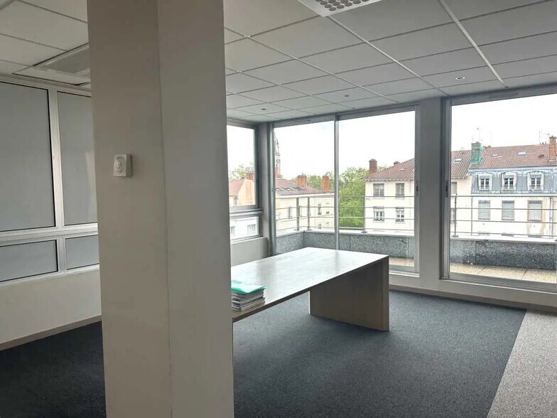 Bureau dans Lyon à louer - Photo de l’immeuble – Image 3 sur 5