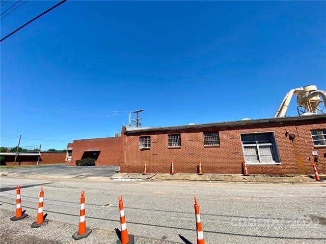 120 11th St NW, Hickory, NC à vendre - Photo de l’immeuble – Image 2 sur 13