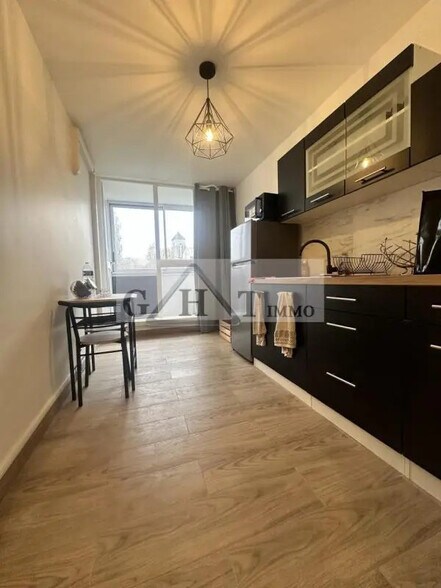 Bureau dans Créteil à louer - Photo de l’immeuble – Image 1 sur 5