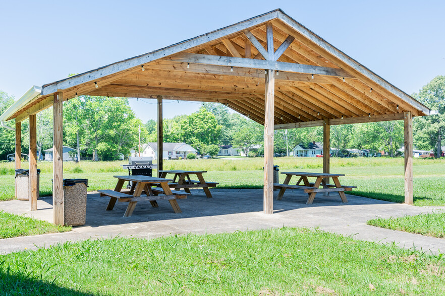 407 N College St, Tullahoma, TN à vendre - Photo de l’immeuble – Image 3 sur 13