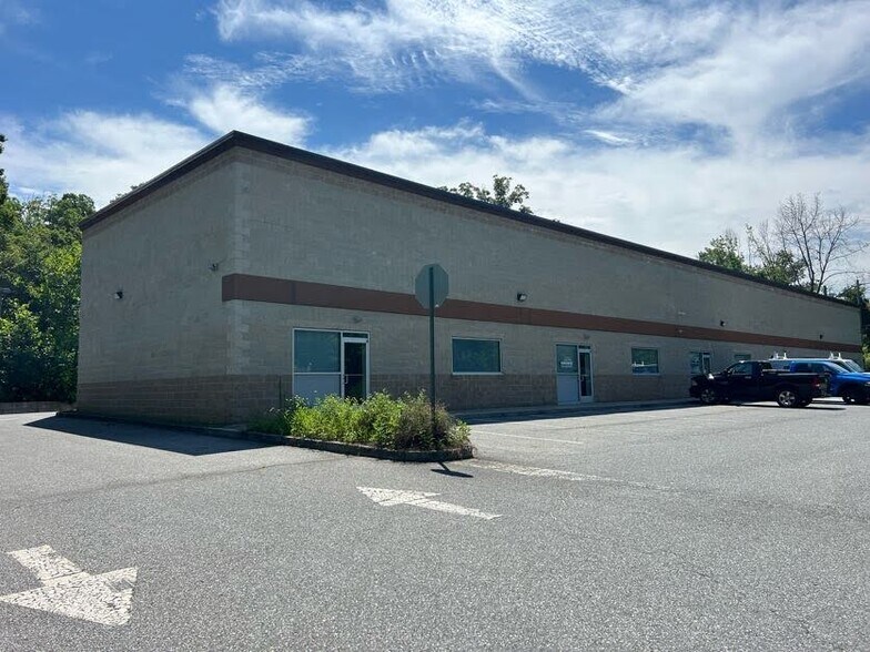 900 W Blenheim Ave, Blackwood, NJ à louer - Photo de l’immeuble – Image 2 sur 8