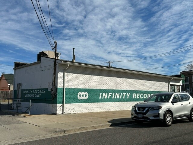 510-512 Park Blvd, Massapequa Park, NY à vendre - Photo de l’immeuble – Image 2 sur 4