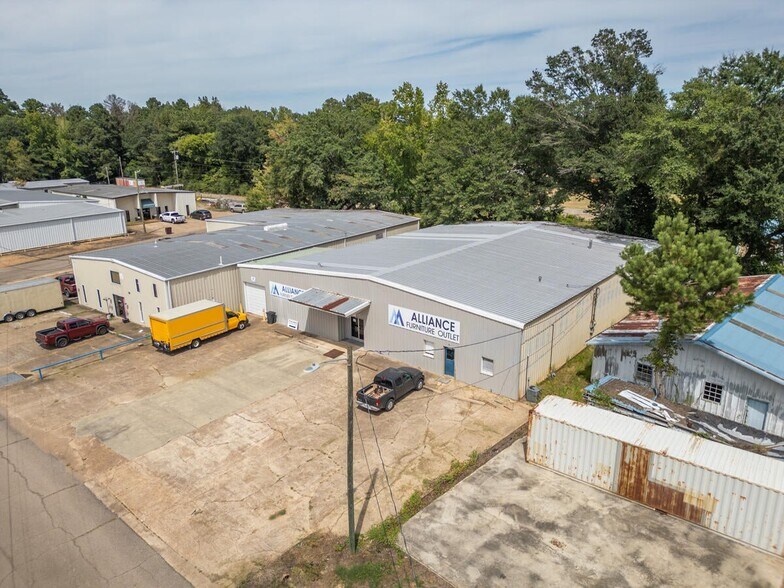 208 Conway Dr, Columbus, MS à vendre - Photo de l’immeuble – Image 2 sur 21