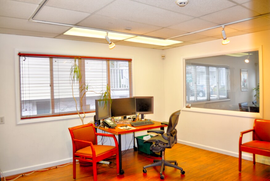 604 Halstead Ave, Mamaroneck, NY à louer - Photo de l’immeuble – Image 2 sur 66