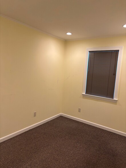 153 N Auten Ave, Somerville, NJ à louer - Photo de l’immeuble – Image 2 sur 11