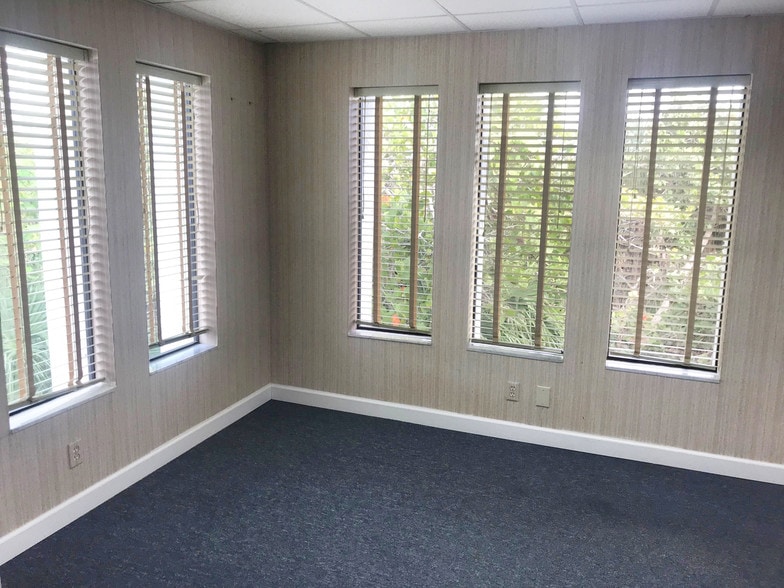 2491-2499 Palm Ridge Rd, Sanibel, FL à louer - Photo intérieure – Image 3 sur 12